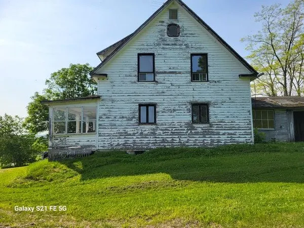 $165,000 | 147 Lake Road, Van Buren, ME 04785