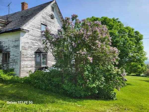 $165,000 | 147 Lake Road, Van Buren, ME 04785