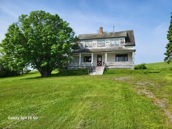 $165,000 | 147 Lake Road, Van Buren, ME 04785