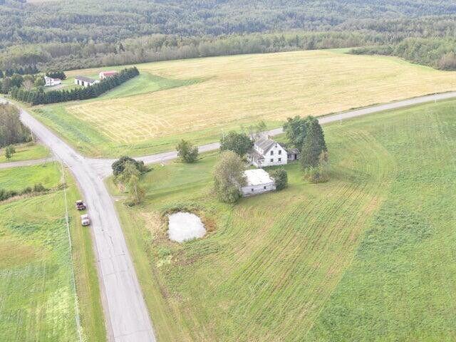 147 Lake Road Van Buren, ME 04785 - Photo 8 of 57 20251105180259907501000000-o