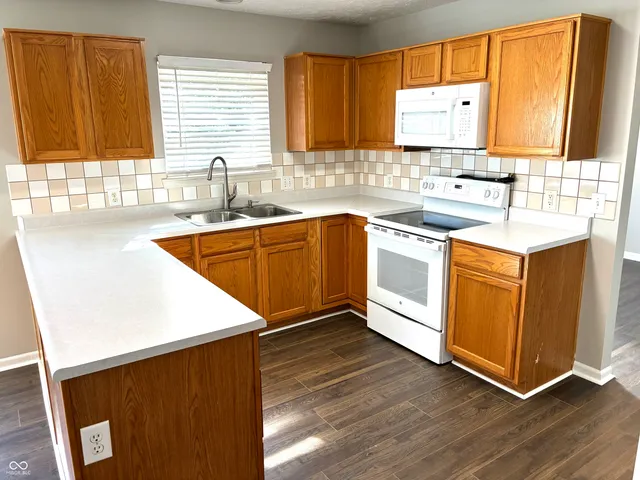 $2,750 | 5761 Cantigny Way South, Carmel, IN 46033