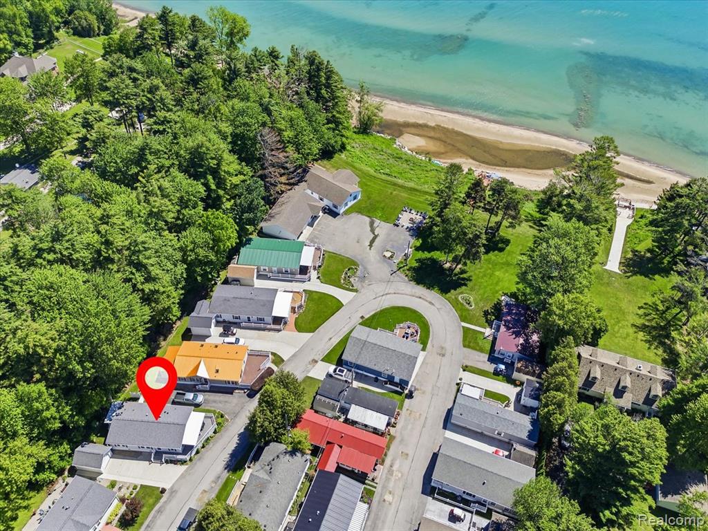 2545 Lakeshore Road Applegate, MI 48401 - Photo 9 of 41