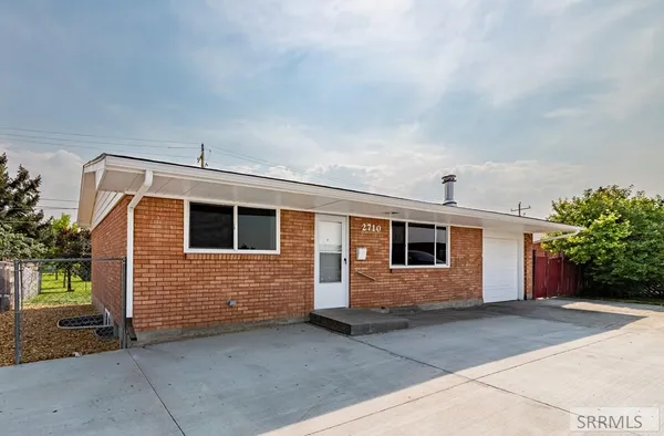 $327,000 | 2710 East 17th Street, Ammon, ID 83406