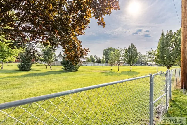 $335,000 | 2710 East 17th Street, Ammon, ID 83406