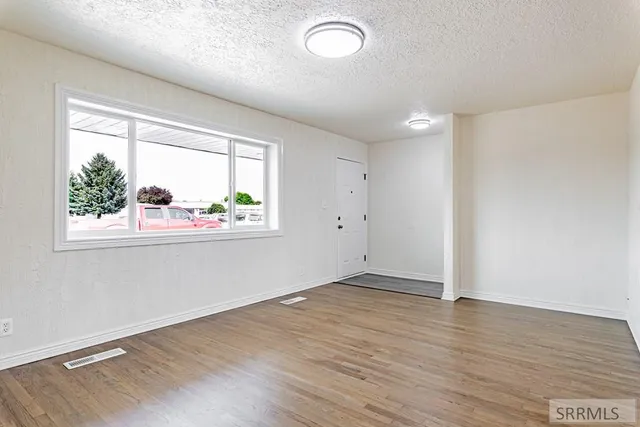 $343,000 | 2710 East 17th Street, Ammon, ID 83406