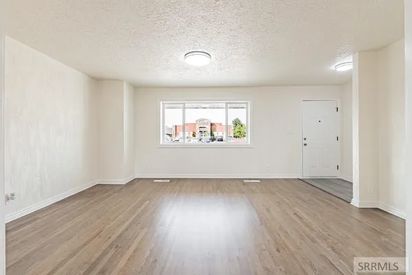 $327,000 | 2710 East 17th Street, Ammon, ID 83406