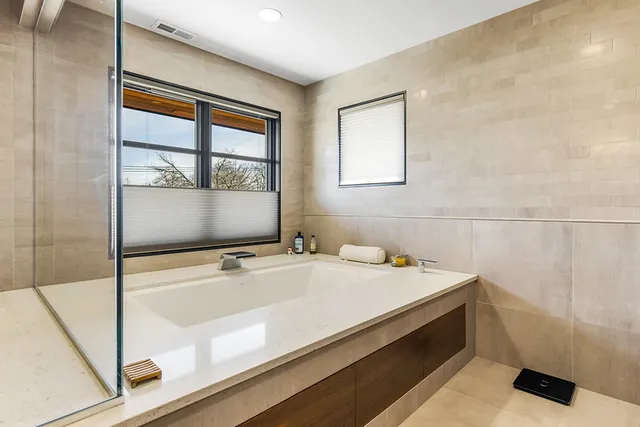 $2,999,999 | 6505 North Knox Avenue, Lincolnwood, IL 60712