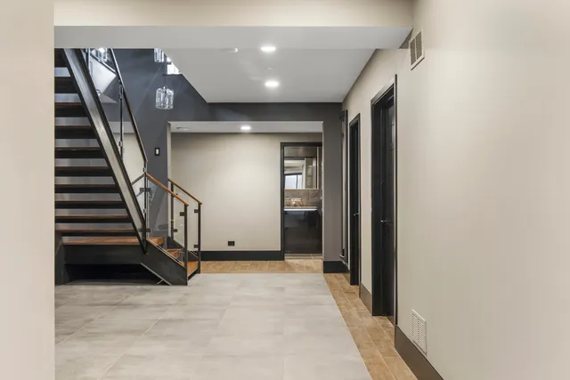 $2,999,999 | 6505 North Knox Avenue, Lincolnwood, IL 60712