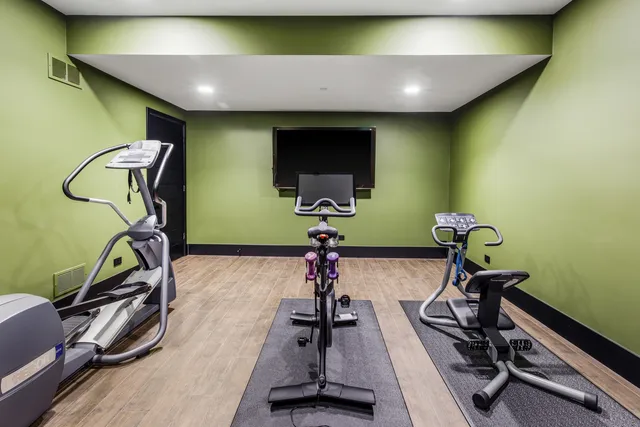 $2,999,999 | 6505 North Knox Avenue, Lincolnwood, IL 60712