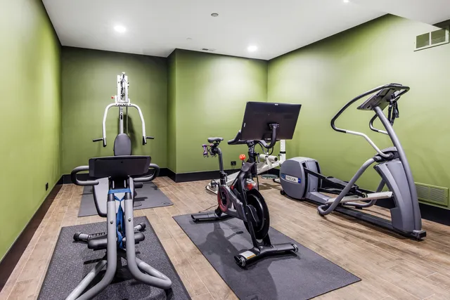 $2,999,999 | 6505 North Knox Avenue, Lincolnwood, IL 60712