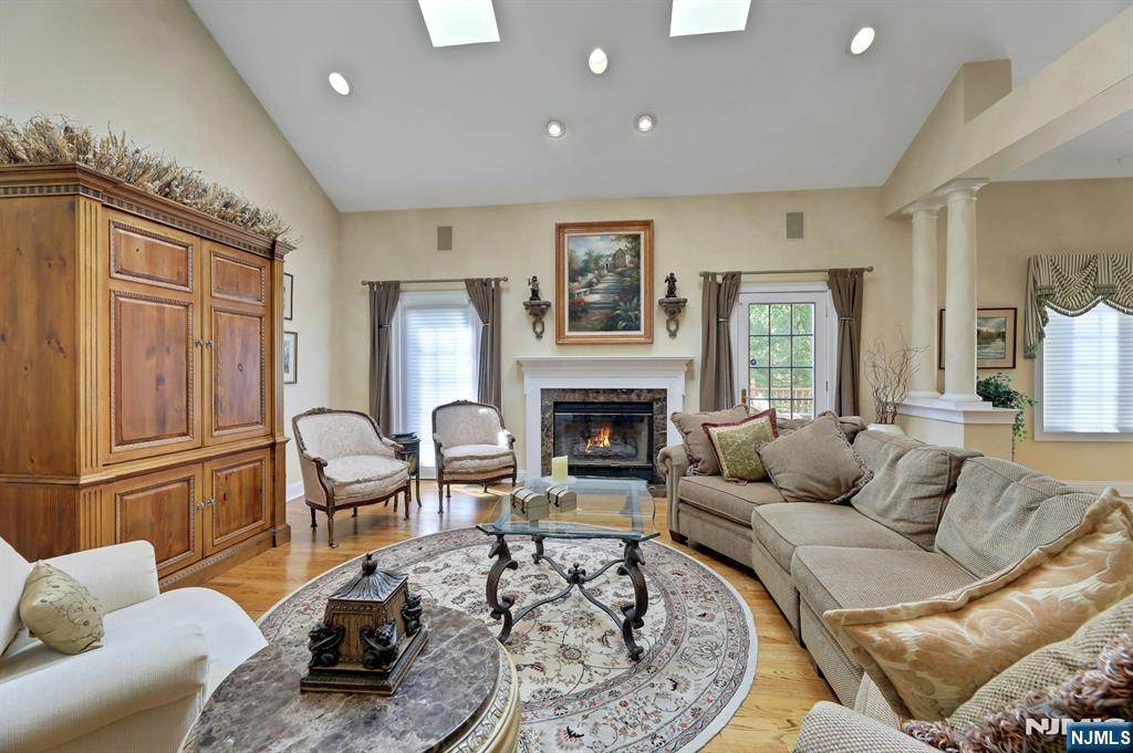 278 Hampshire Ridge, Unit 278 Park Ridge, NJ 07656 - Photo 6 of 45