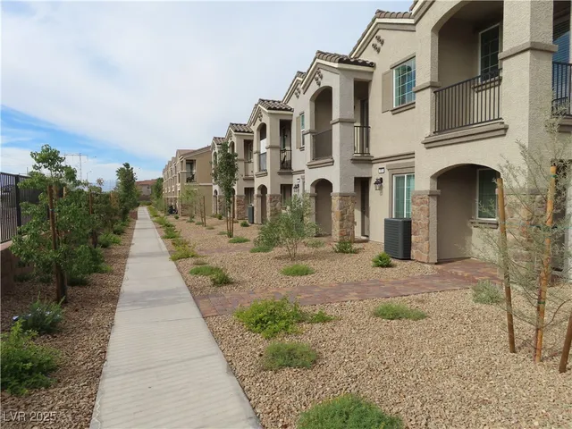 $1,800 | 618 Bellus Place, Henderson, NV 89015