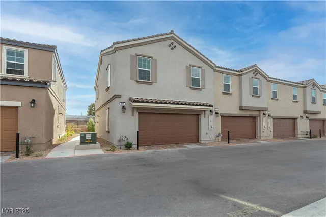 $1,800 | 618 Bellus Place, Henderson, NV 89015