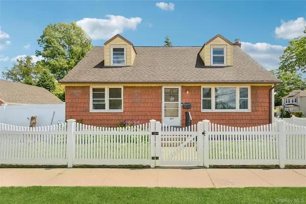 $699,999 | 2877 Calvin Road, Oceanside, NY 11572