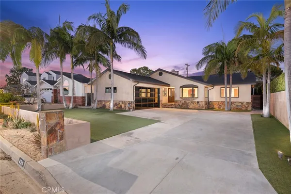 $3,650,000 | 450 Cabrillo Street, Costa Mesa, CA 92627