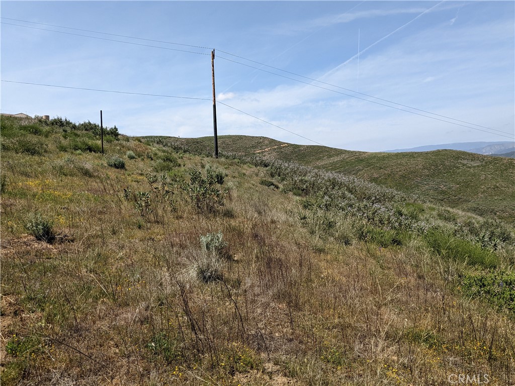 0 North Ridge Road Castaic, CA 91384 - Photo 4 of 16 a view of a city