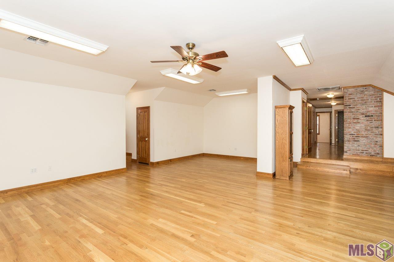 8429 Oakbrook Drive Baton Rouge, LA 70810 - Photo 33 of 49 Bonus Area Upstairs