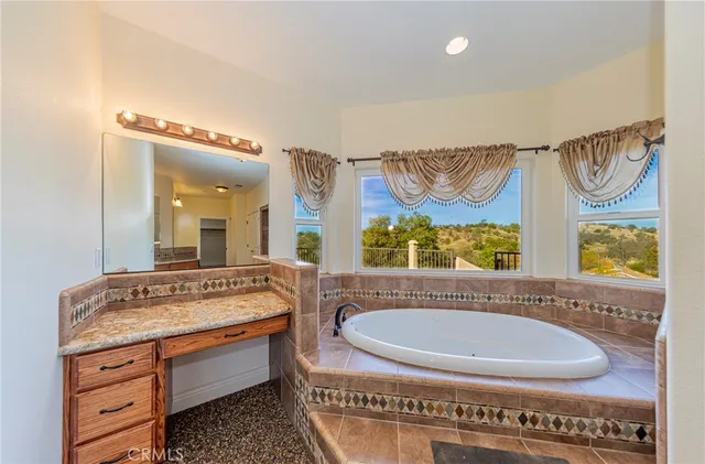 $889,000 | 33099 Road 800, Raymond, CA 93653