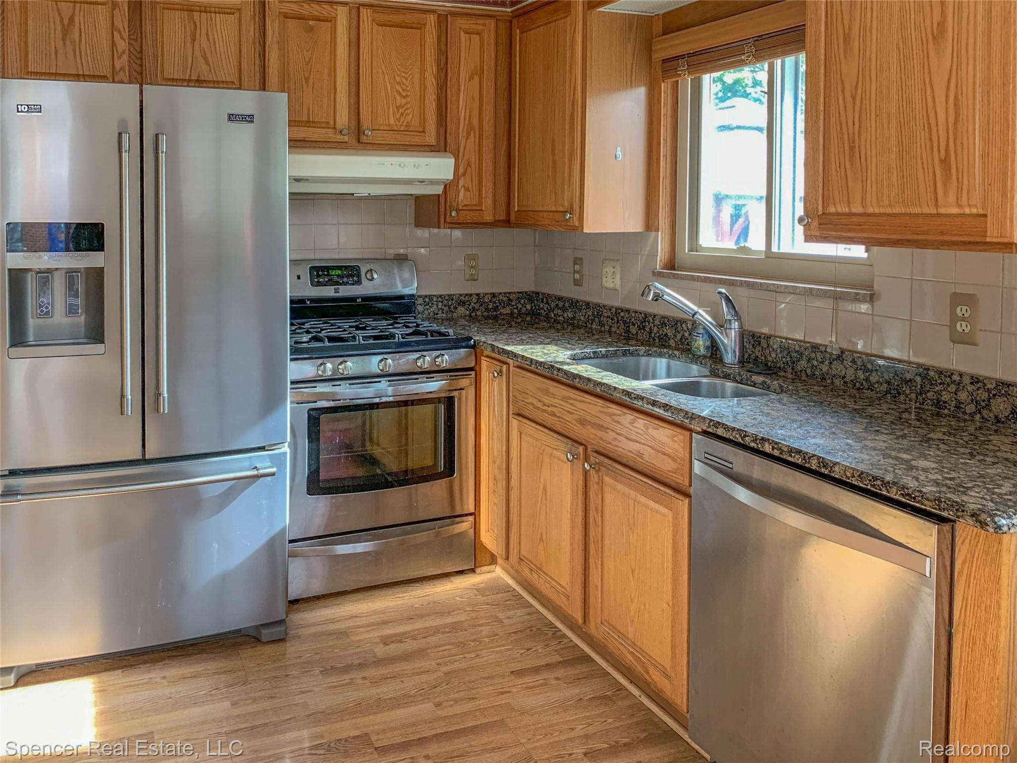 11186 Canal Road Sterling Heights, MI 48314 - Photo 11 of 20 IMG_0495.jpg