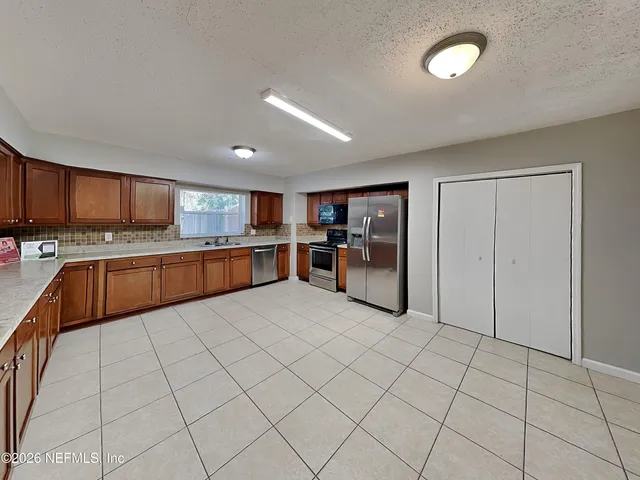 $1,805 | 1111 North Street, Green Cove Springs, FL 32043