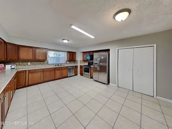 $1,674 | 1111 North Street, Green Cove Springs, FL 32043