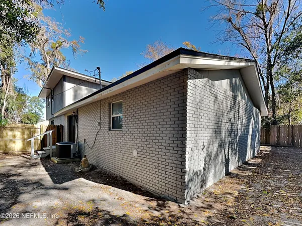 $1,674 | 1111 North Street, Green Cove Springs, FL 32043