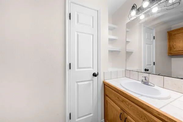 $1,650 | 324 Tolbert Avenue, Sherman, TX 75092