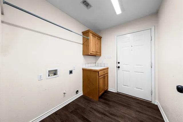 a view of utility room