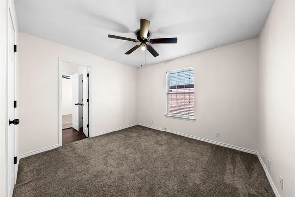 $1,650 | 324 Tolbert Avenue, Sherman, TX 75092