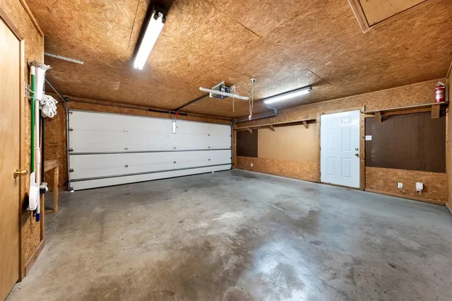 a view of a garage