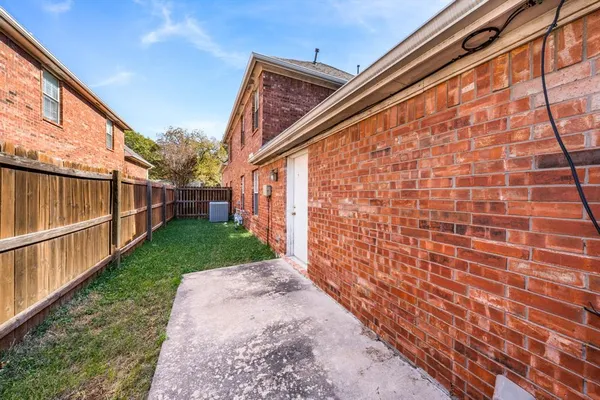 $1,650 | 324 Tolbert Avenue, Sherman, TX 75092