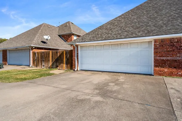 $1,650 | 324 Tolbert Avenue, Sherman, TX 75092