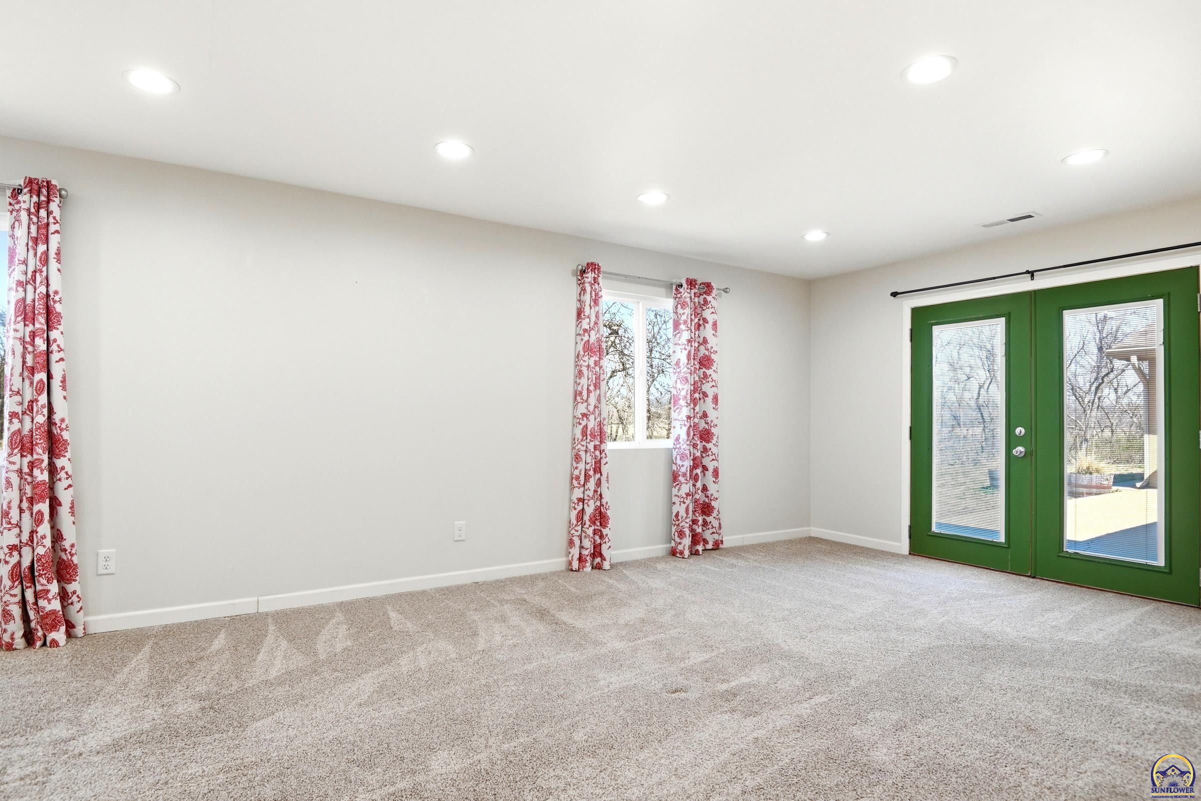 9540 Southwest Hodges Road Auburn, KS 66402 - Photo 18 of 39