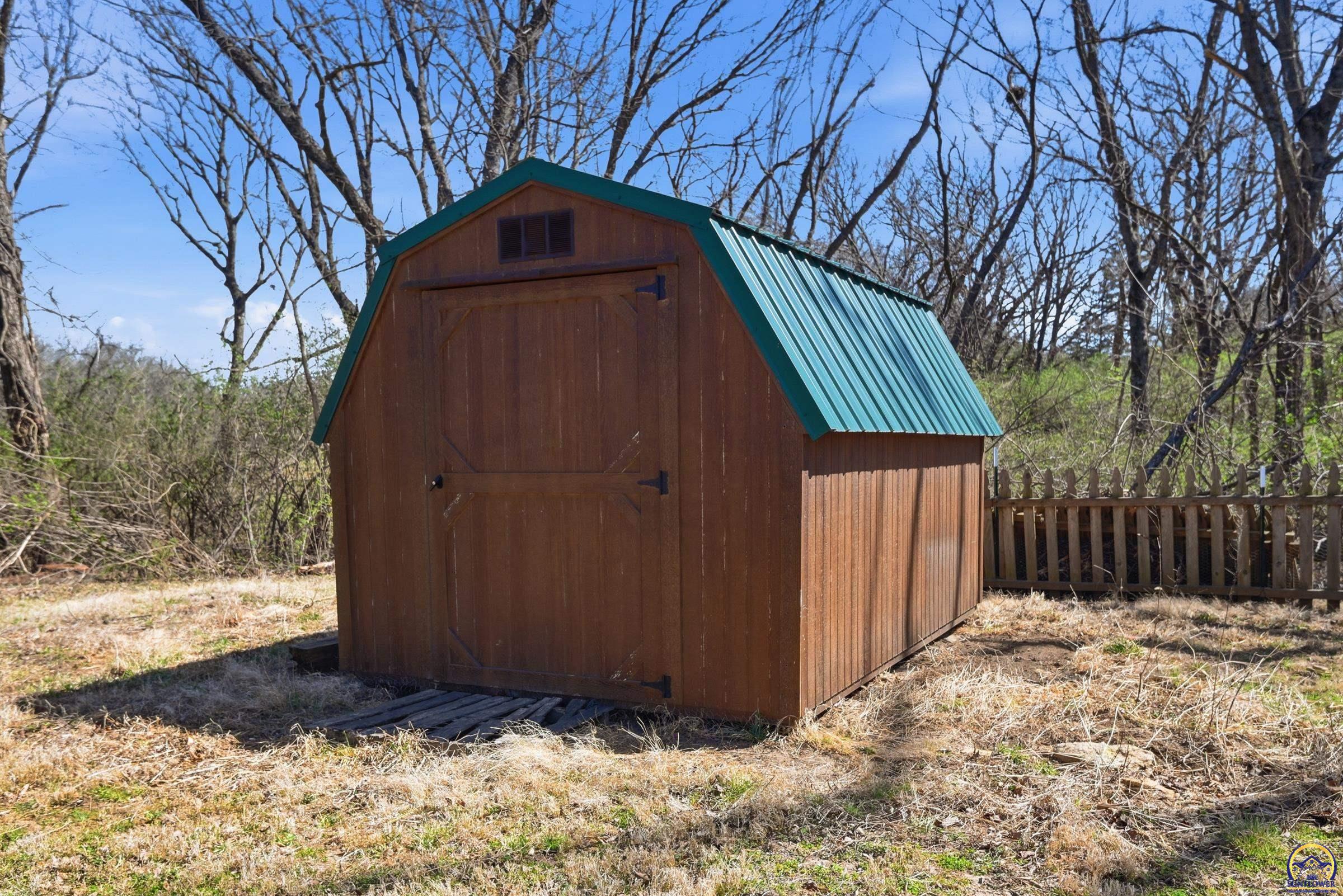9540 Southwest Hodges Road Auburn, KS 66402 - Photo 23 of 39