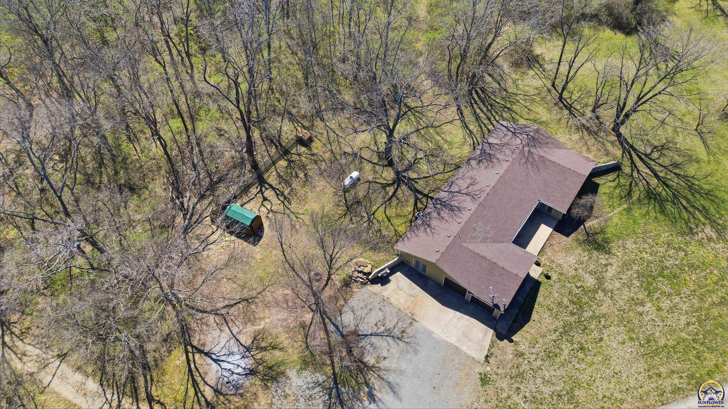 9540 Southwest Hodges Road Auburn, KS 66402 - Photo 25 of 39