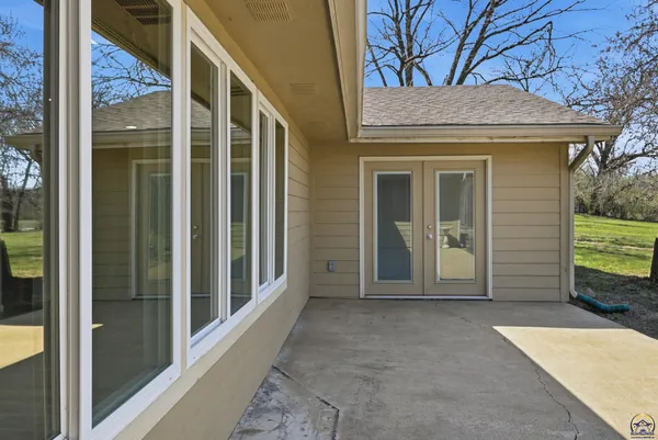 $525,000 | 9540 Southwest Hodges Road, Auburn, KS 66402