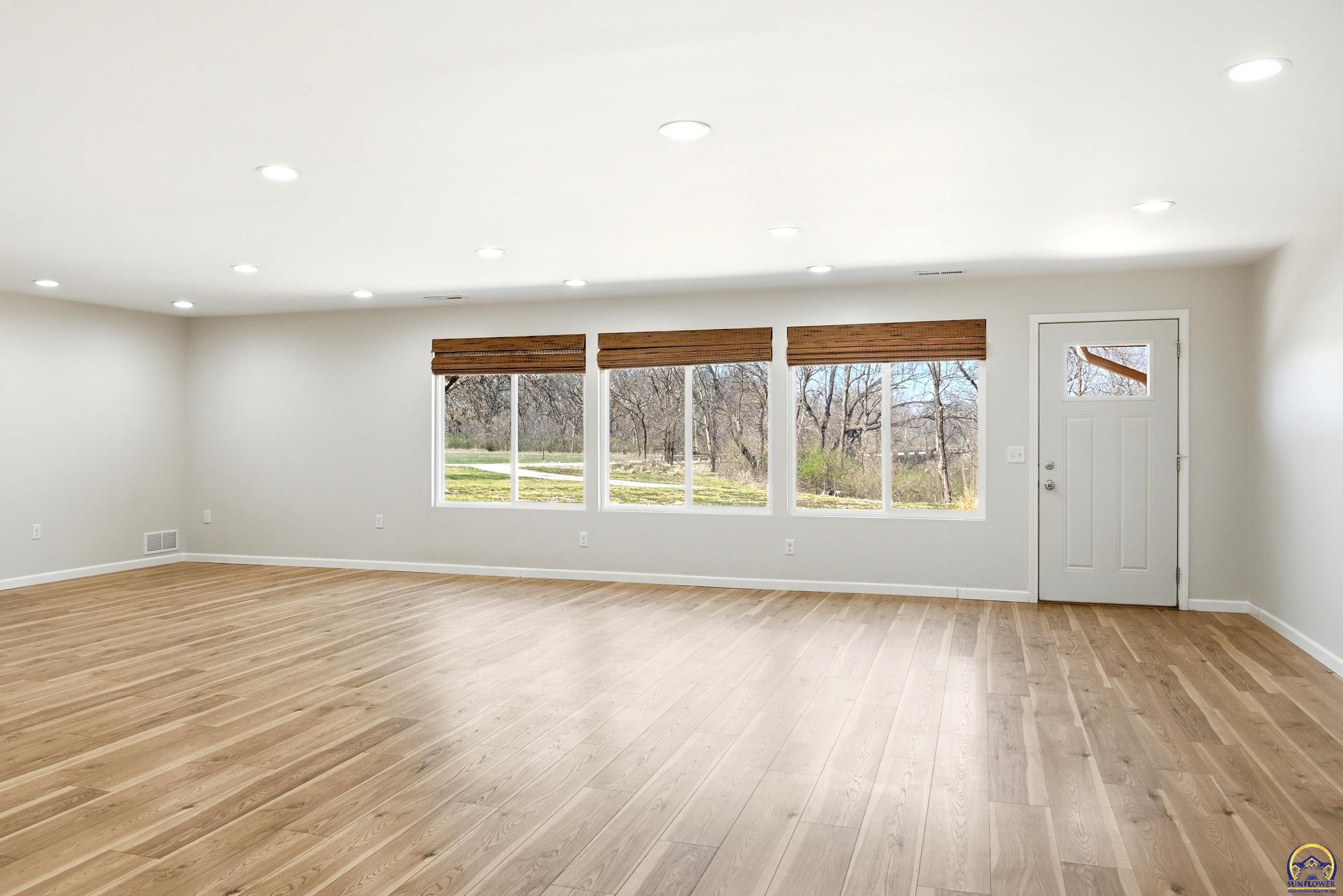 9540 Southwest Hodges Road Auburn, KS 66402 - Photo 4 of 39