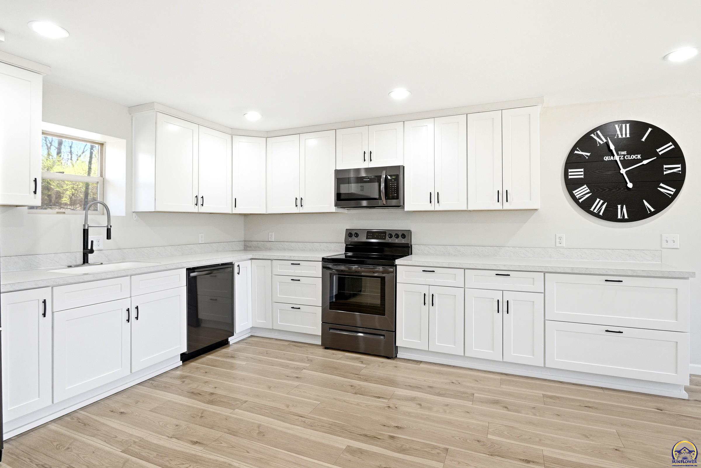 9540 Southwest Hodges Road Auburn, KS 66402 - Photo 6 of 39