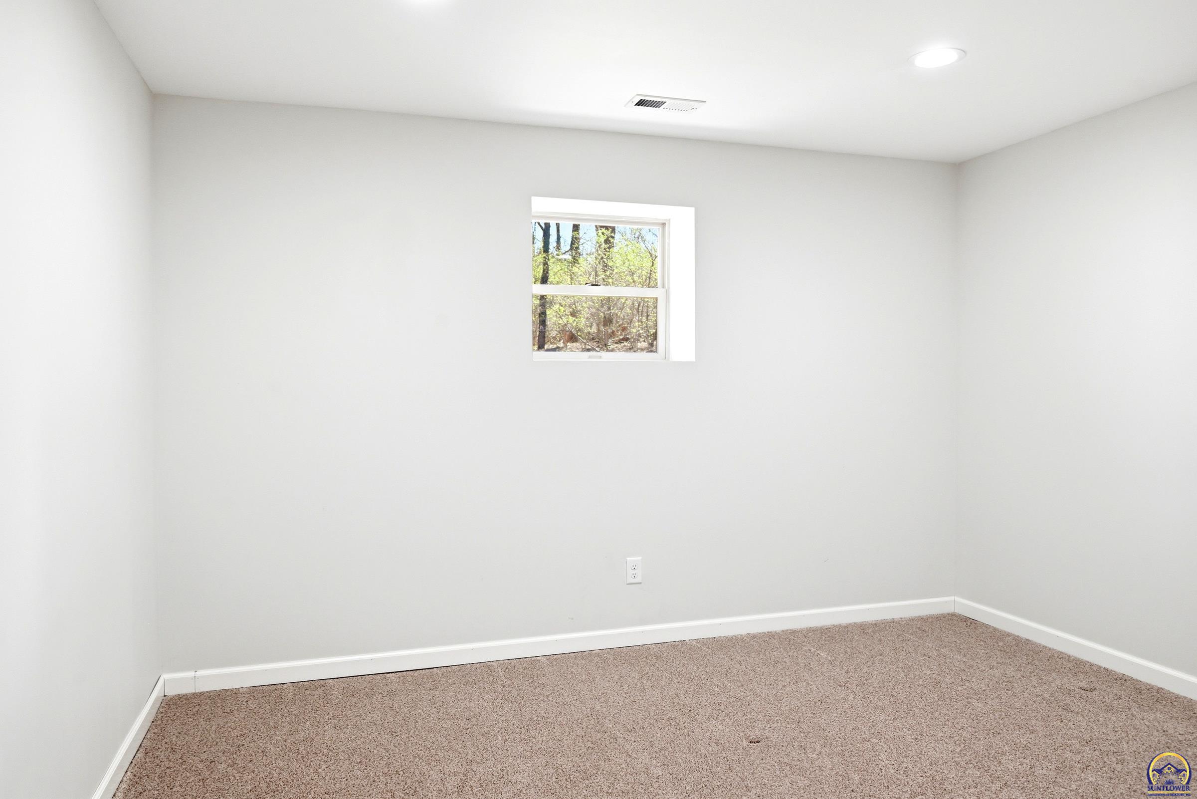9540 Southwest Hodges Road Auburn, KS 66402 - Photo 10 of 39