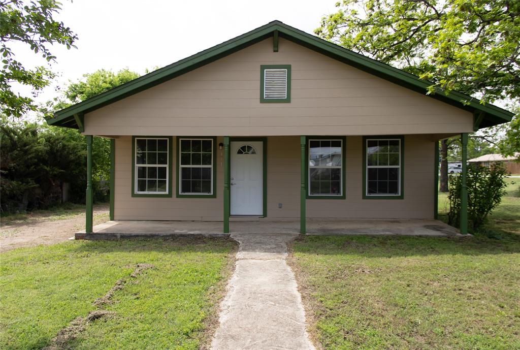 311 Spann Street Bangs, TX 76823 - Photo 2 of 26