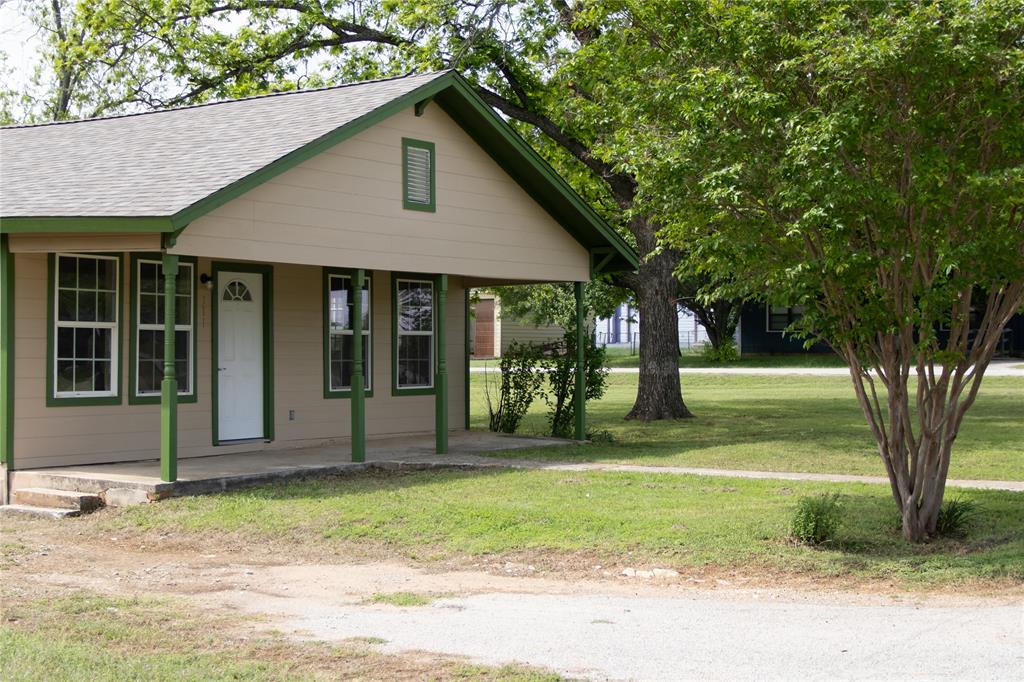 311 Spann Street Bangs, TX 76823 - Photo 3 of 26