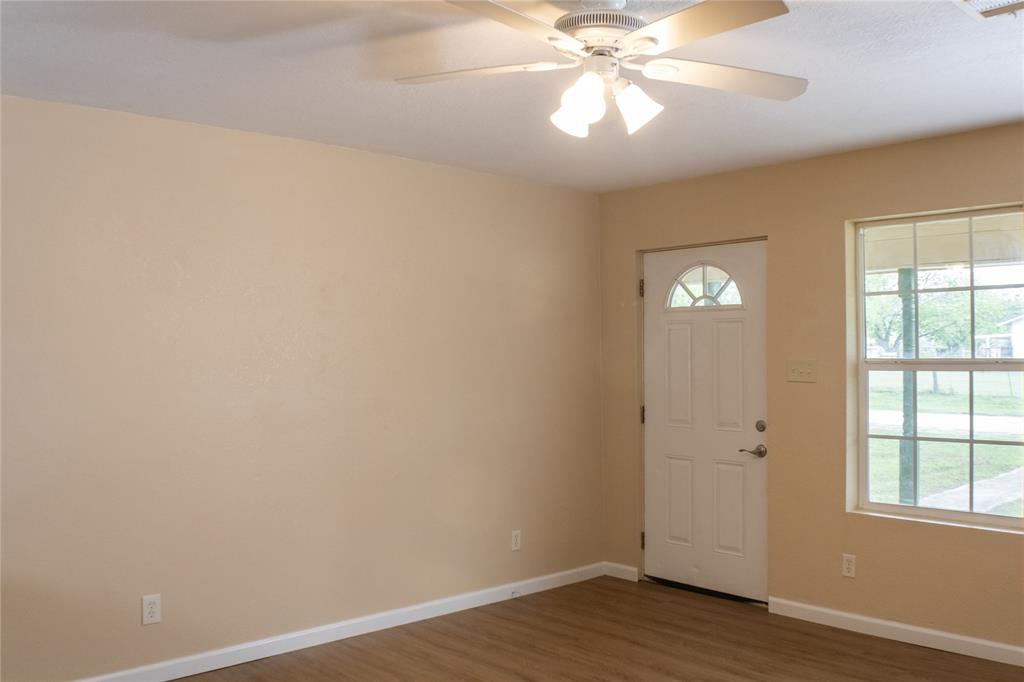 311 Spann Street Bangs, TX 76823 - Photo 4 of 26
