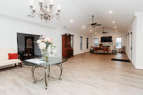 $404,900 | 176 Villa Oak Circle, Bedford, VA 24523