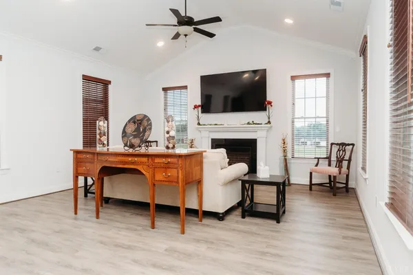 $404,900 | 176 Villa Oak Circle, Bedford, VA 24523