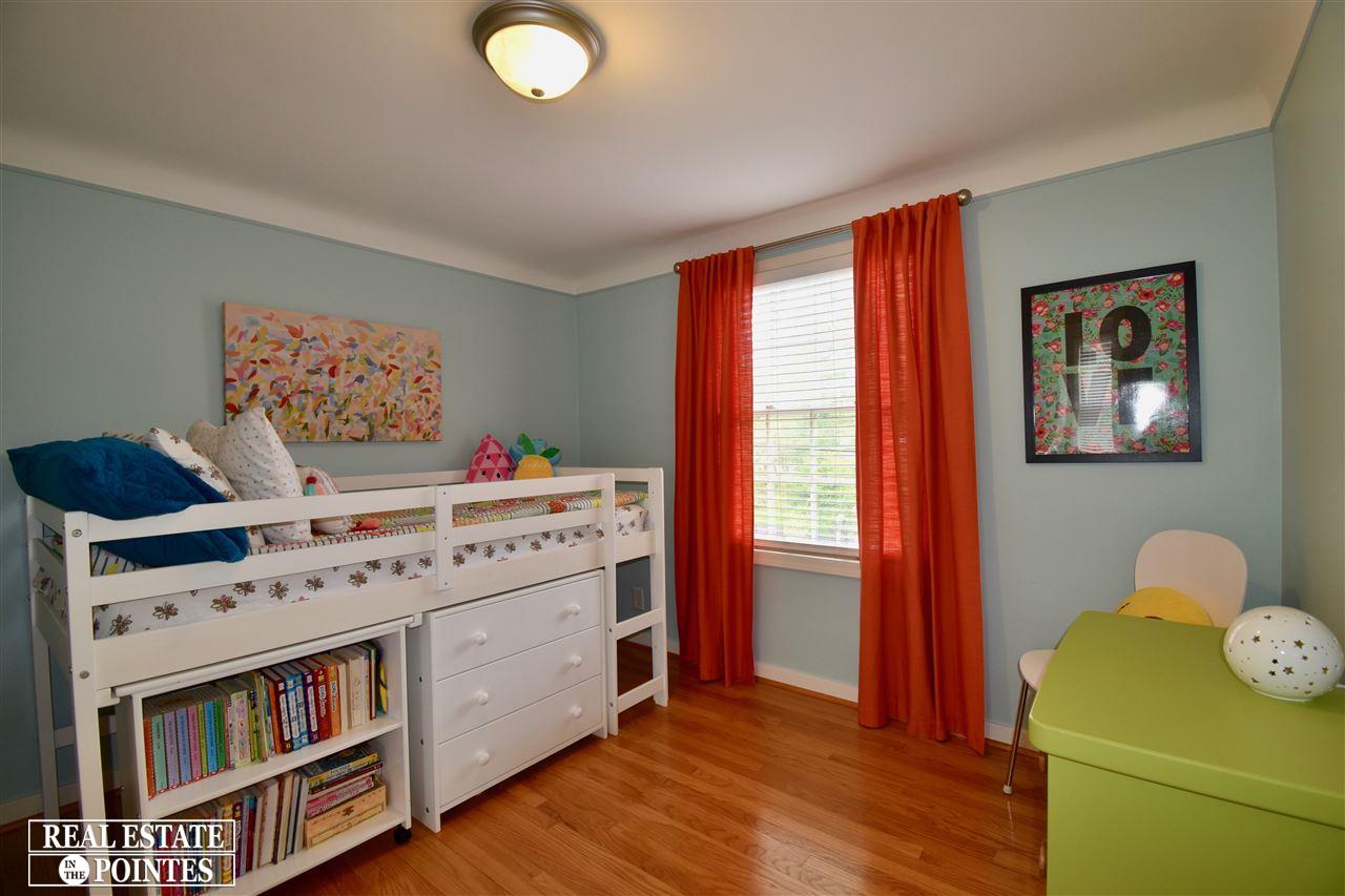 1280 North Oxford Road Grosse Pointe Woods, MI 48236 - Photo 15 of 27