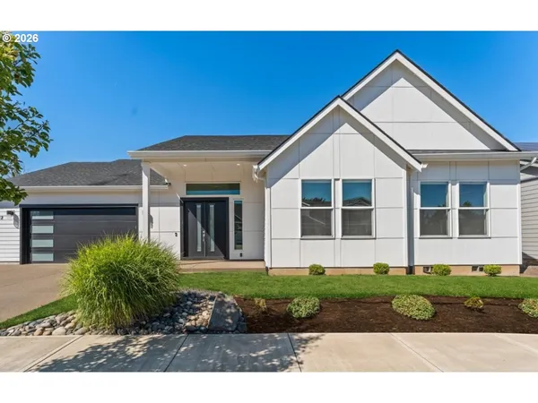 $899,900 | 382 Southeast Lovrien Avenue, Gresham, OR 97030