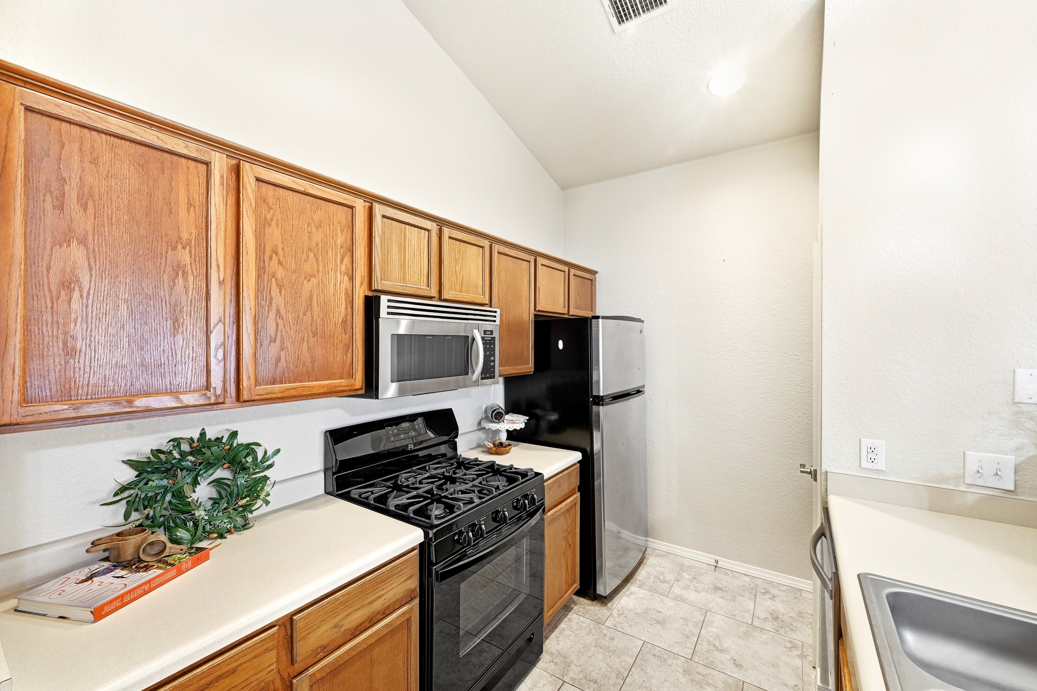186 Prairie Springs Loop Georgetown, TX 78626 - Photo 12 of 26