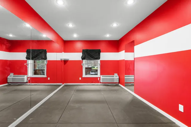 $795,000 | 63 Fawn Lane, Paris, TN 38242