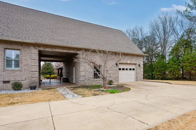 $795,000 | 63 Fawn Lane, Paris, TN 38242