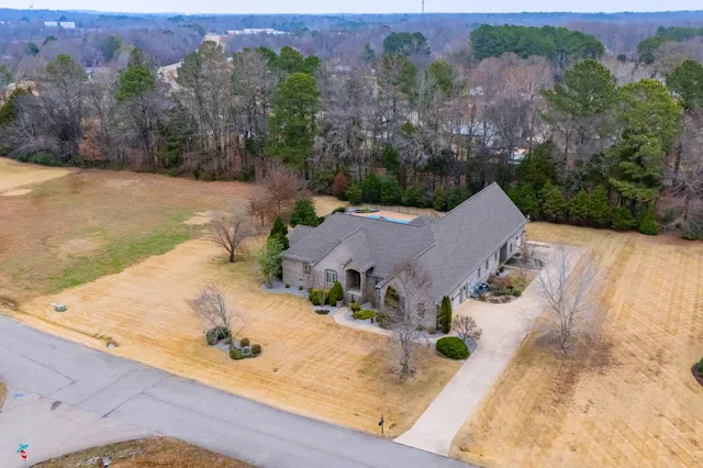 $795,000 | 63 Fawn Lane, Paris, TN 38242